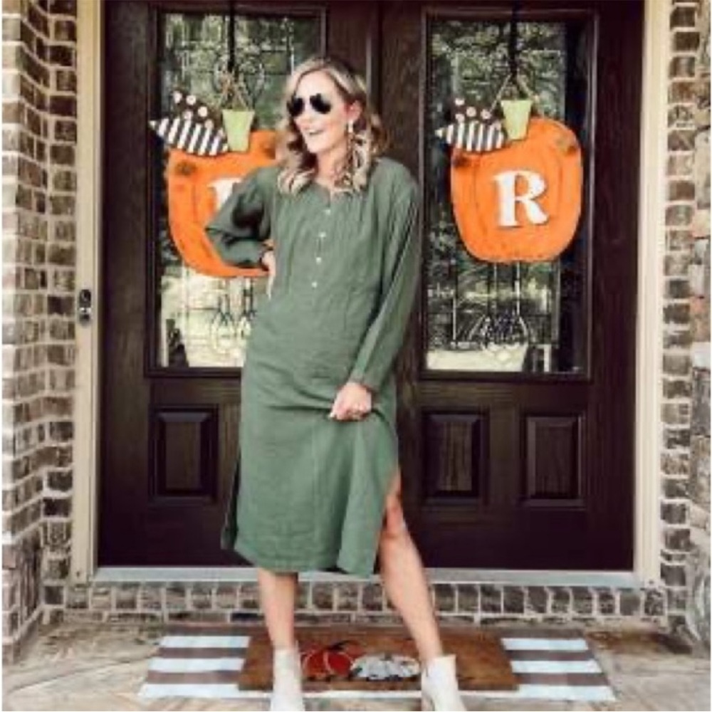 Women's Balloon Long Sleeve Tie-Front
Shirtdress - Universal Thread NWT
